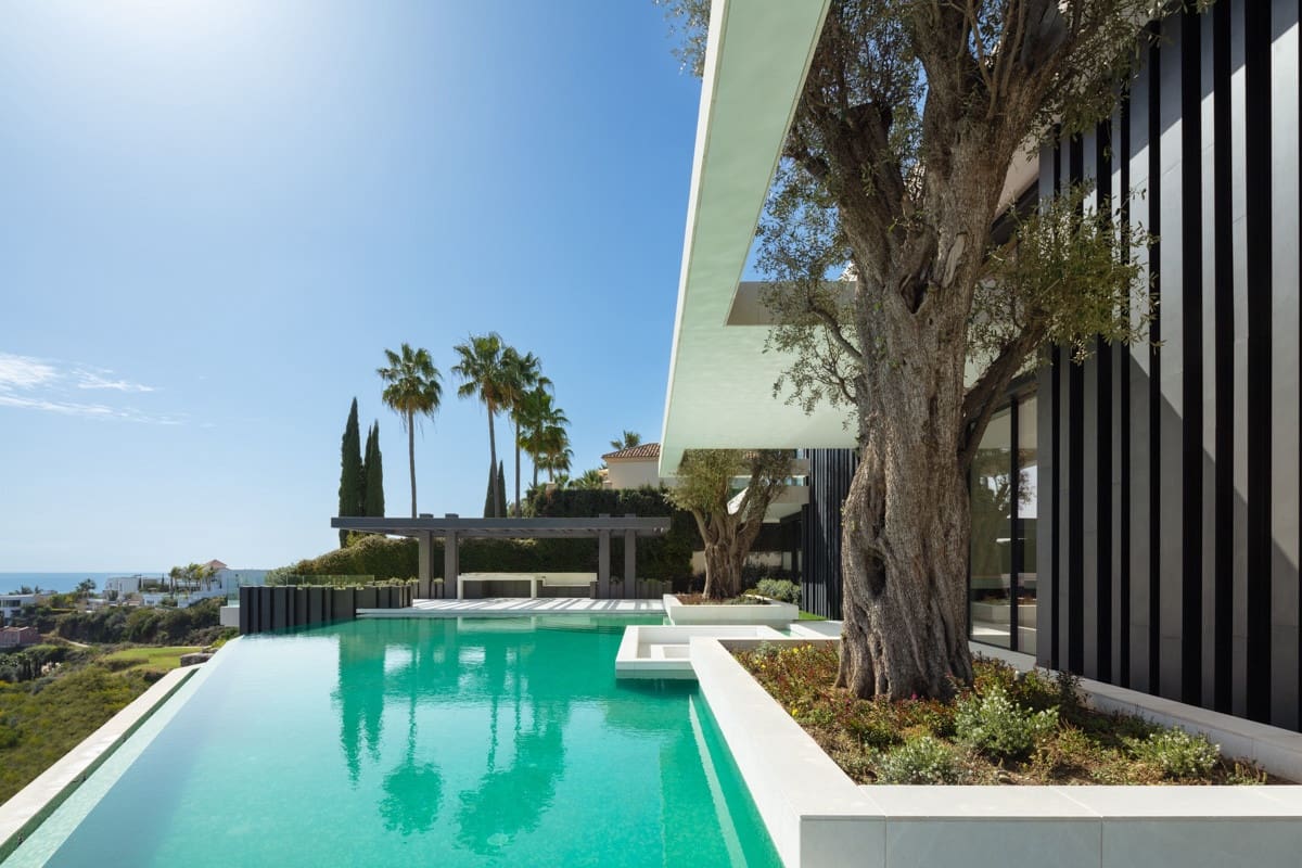 Chalet de 12 habitaciones en Marbella en venta con piscina garaje - 14.000.000 € (Ref: 10002034)