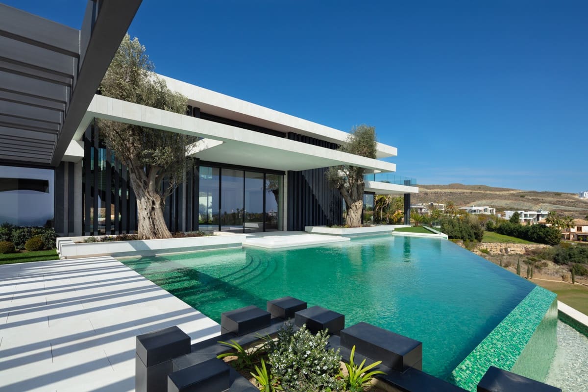 Chalet de 12 habitaciones en Marbella en venta con piscina garaje - 14.000.000 € (Ref: 10002034)