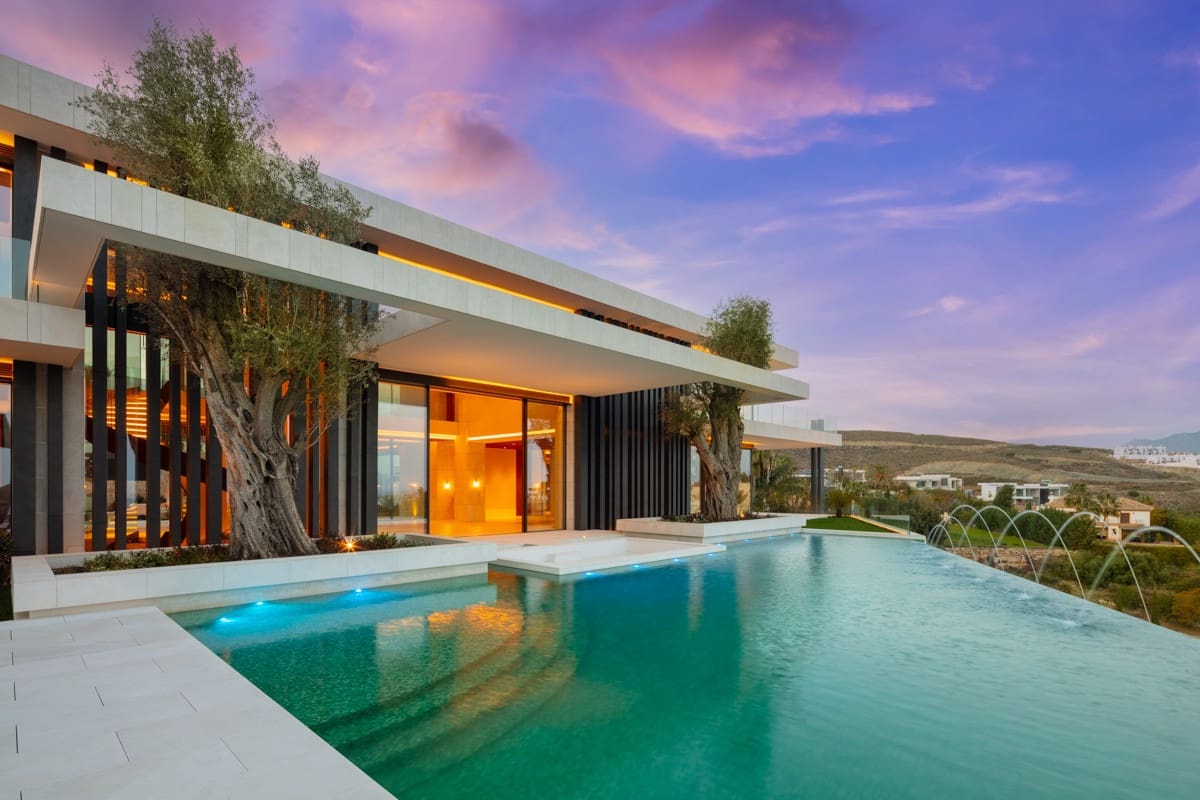 Chalet de 12 habitaciones en Marbella en venta con piscina garaje - 14.000.000 € (Ref: 10002034)