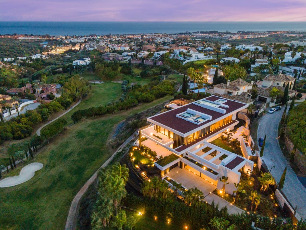 Chalet de 12 habitaciones en Marbella en venta con piscina garaje - 14.000.000 € (Ref: 10002034)