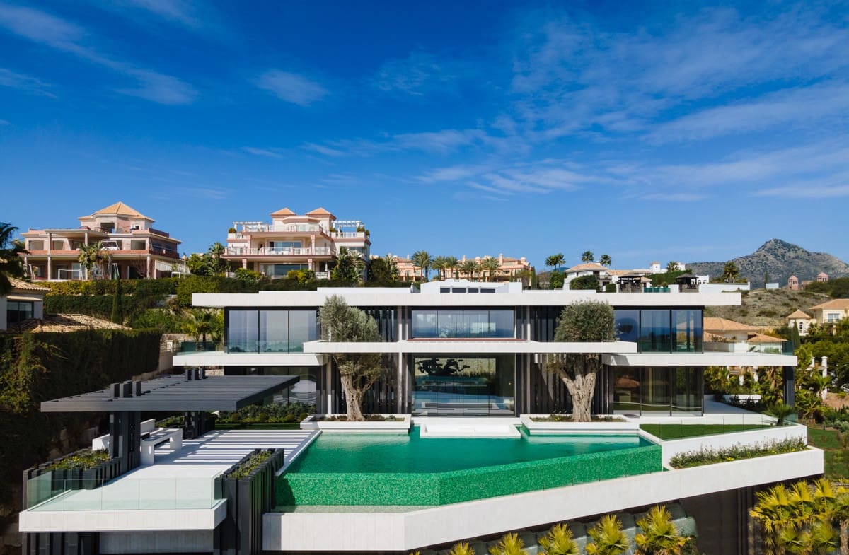 Chalet de 12 habitaciones en Marbella en venta con piscina garaje - 14.000.000 € (Ref: 10002034)