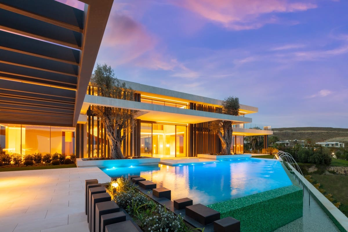 Chalet de 12 habitaciones en Marbella en venta con piscina garaje - 14.000.000 € (Ref: 10002034)