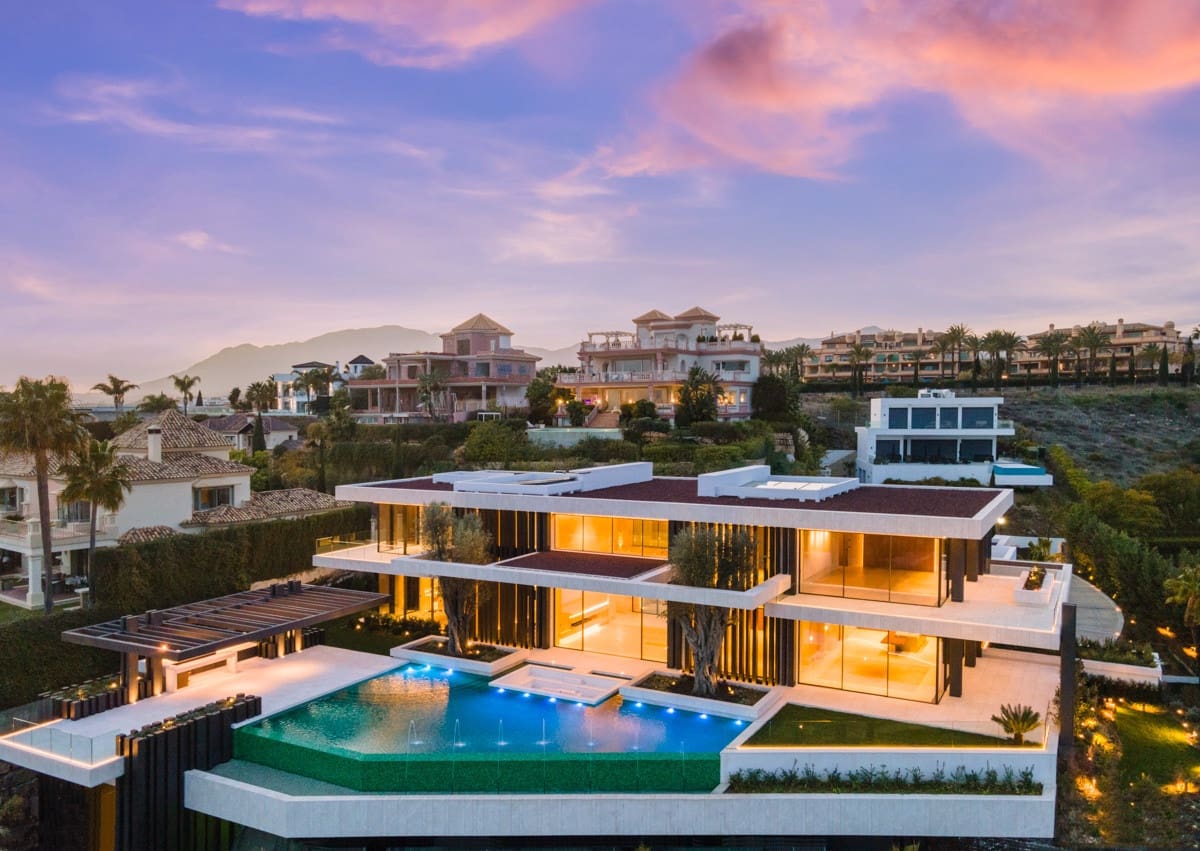 Chalet de 12 habitaciones en Marbella en venta con piscina garaje - 14.000.000 € (Ref: 10002034)