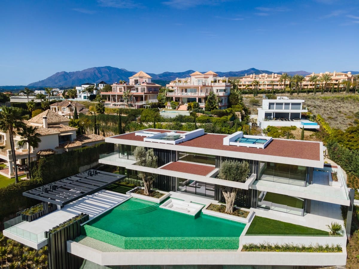 Chalet de 12 habitaciones en Marbella en venta con piscina garaje - 14.000.000 € (Ref: 10002034)