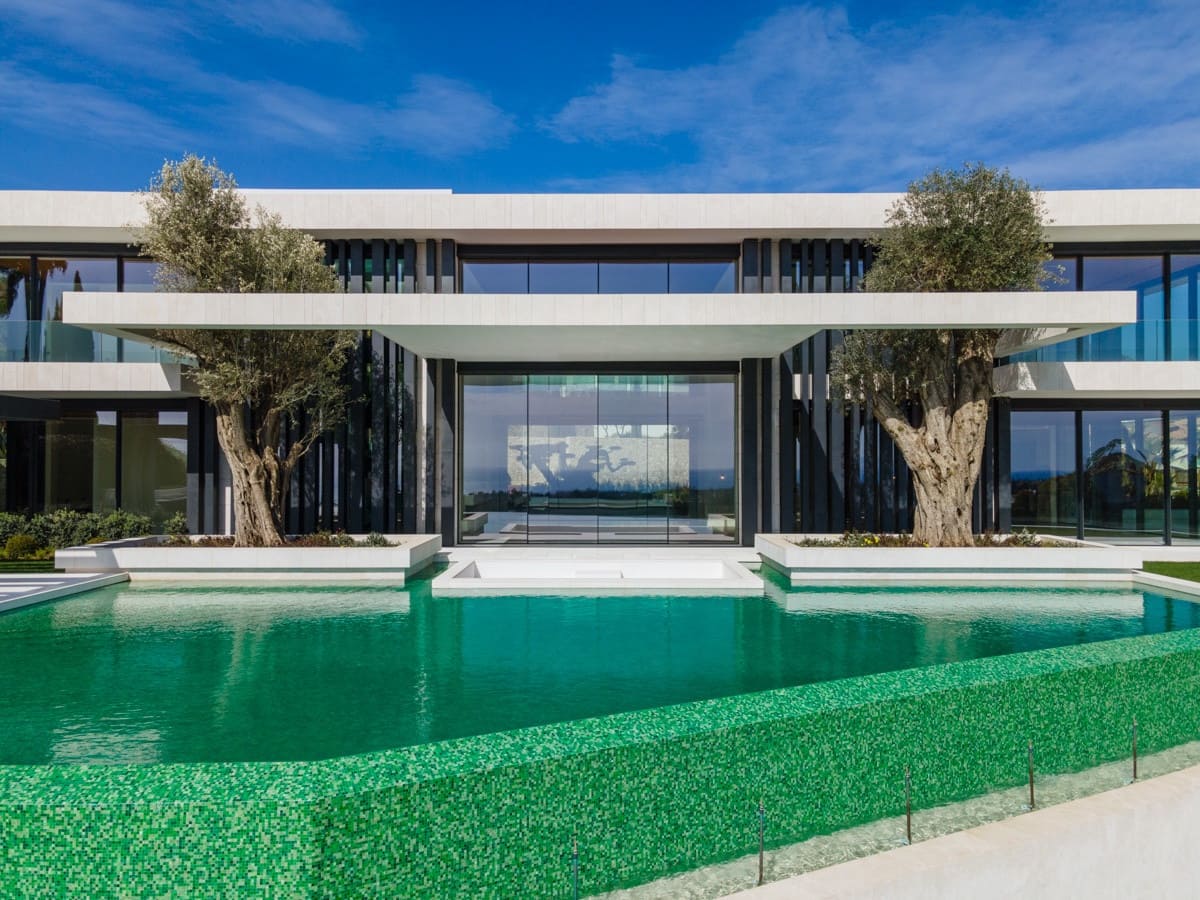 Chalet de 12 habitaciones en Marbella en venta con piscina garaje - 14.000.000 € (Ref: 10002034)