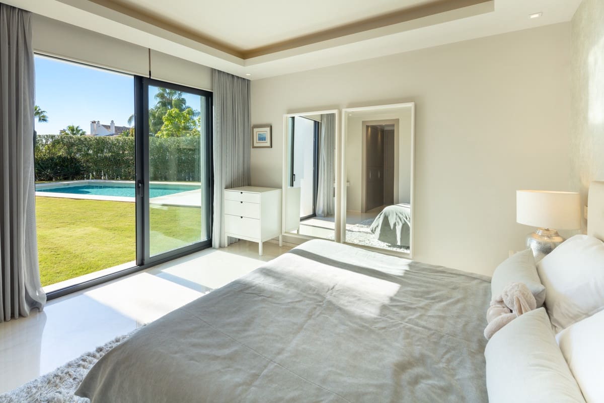 5 soveværelse Villa til salg i Marbella med swimmingpool garage - € 3.995.000 (Ref: 10002036)