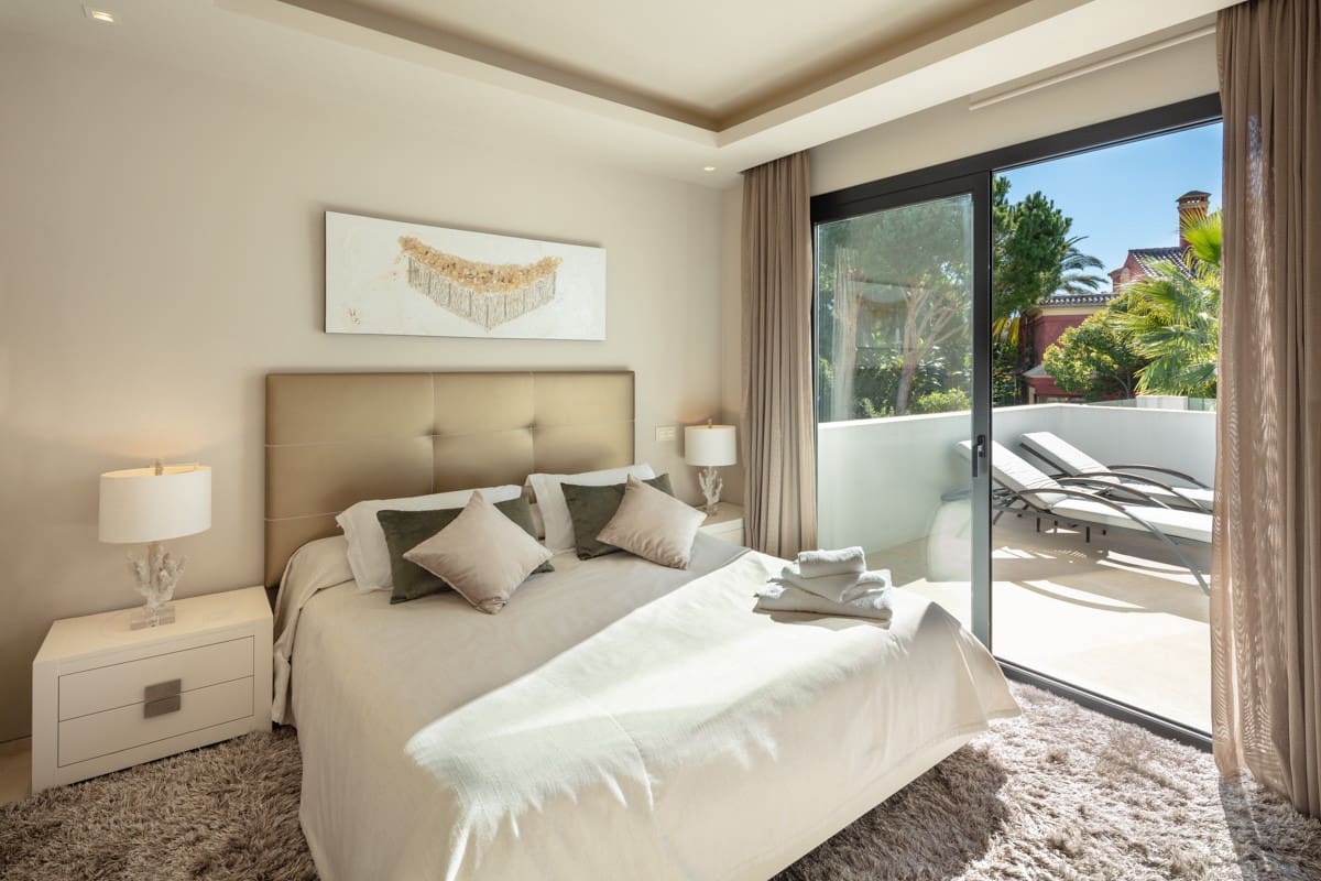 5 soveværelse Villa til salg i Marbella med swimmingpool garage - € 3.995.000 (Ref: 10002036)