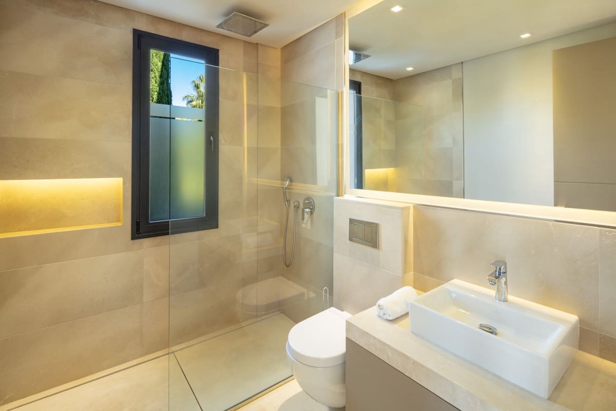 5 soveværelse Villa til salg i Marbella med swimmingpool garage - € 3.995.000 (Ref: 10002036)
