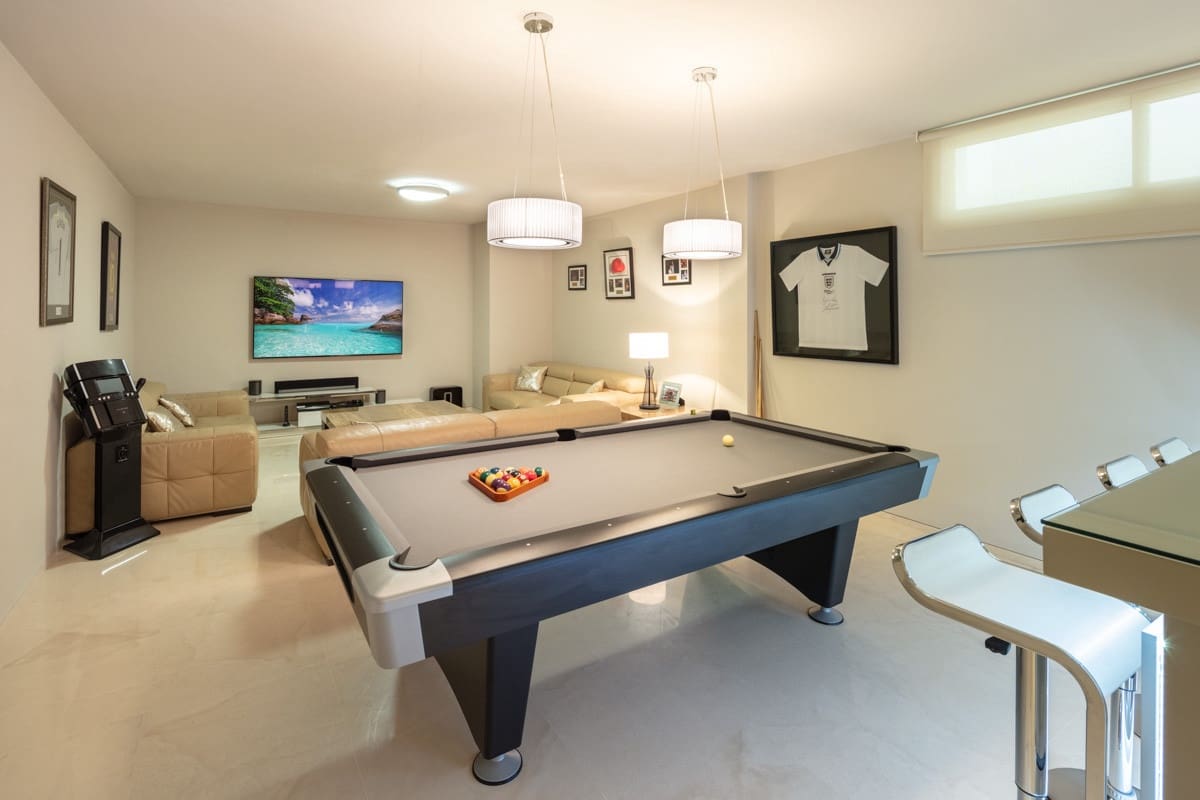 5 soveværelse Villa til salg i Marbella med swimmingpool garage - € 3.995.000 (Ref: 10002036)
