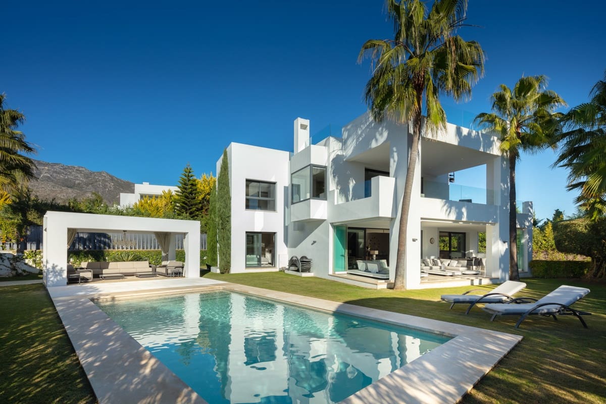 5 soveværelse Villa til salg i Marbella med swimmingpool garage - € 3.995.000 (Ref: 10002036)