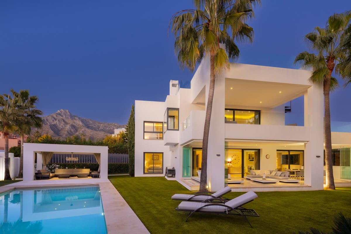 5 soveværelse Villa til salg i Marbella med swimmingpool garage - € 3.995.000 (Ref: 10002036)