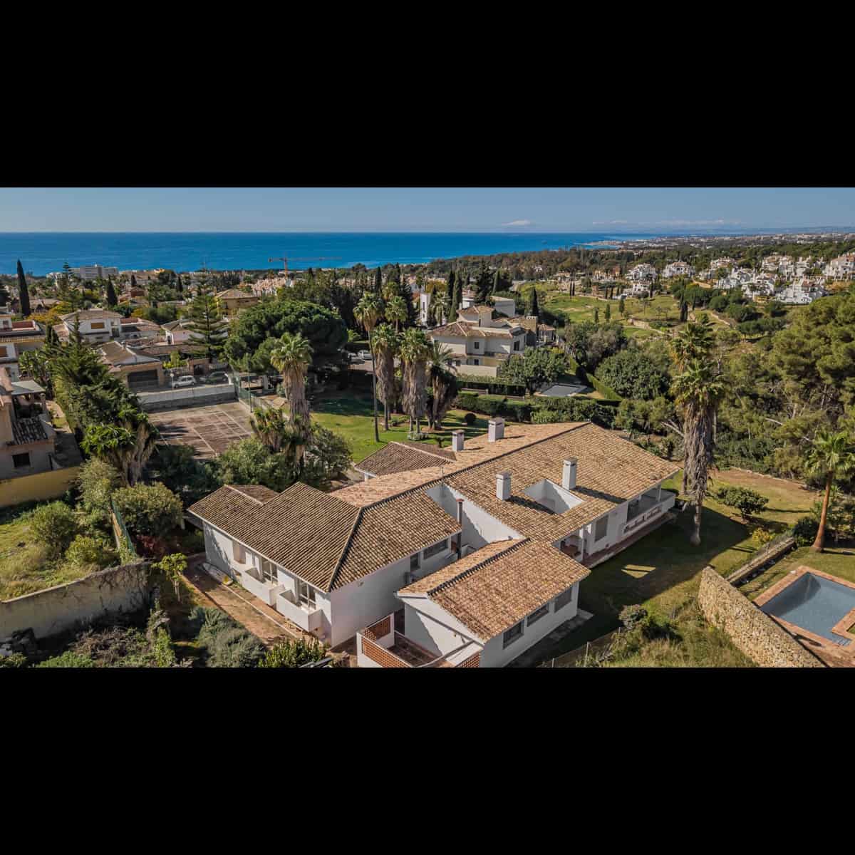 7 sypialnia Willa na sprzedaż w Marbella z basenem garażem - 3 000 000 € (Ref: 10002039)