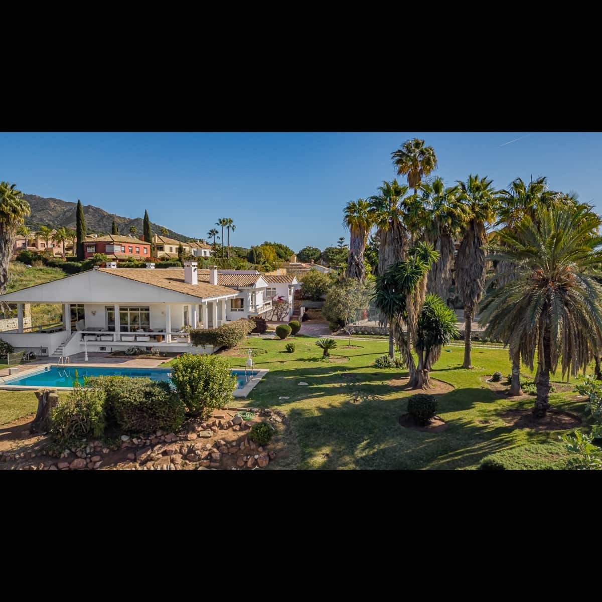 7 sypialnia Willa na sprzedaż w Marbella z basenem garażem - 3 000 000 € (Ref: 10002039)