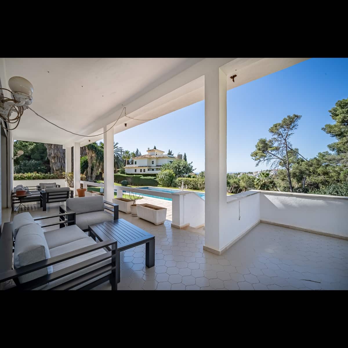 7 sypialnia Willa na sprzedaż w Marbella z basenem garażem - 3 000 000 € (Ref: 10002039)
