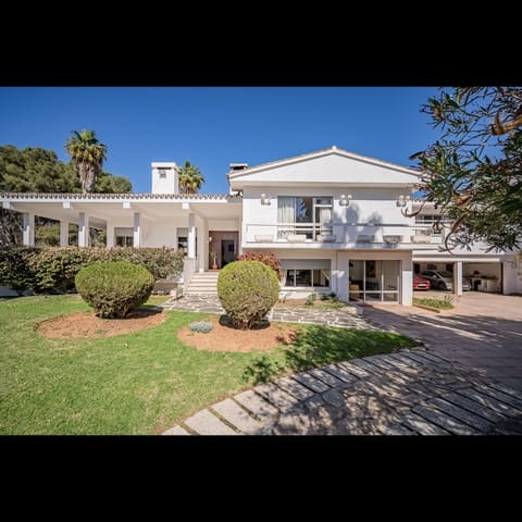7 sypialnia Willa na sprzedaż w Marbella z basenem garażem - 3 000 000 € (Ref: 10002039)