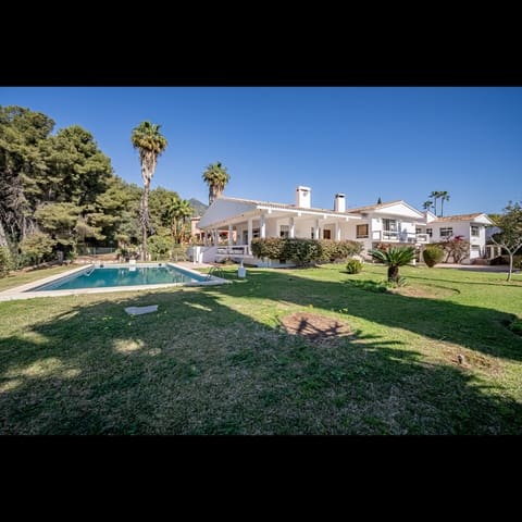 7 sypialnia Willa na sprzedaż w Marbella z basenem garażem - 3 000 000 € (Ref: 10002039)