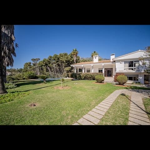7 sypialnia Willa na sprzedaż w Marbella z basenem garażem - 3 000 000 € (Ref: 10002039)