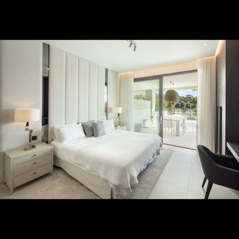 Apartamento de 4 habitaciones en Golden Mile, Marbella en venta con piscina garaje - 2.350.000 € (Ref: 10002040)