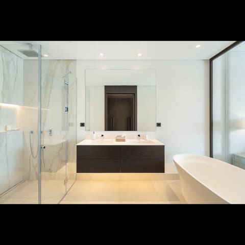 Apartamento de 4 habitaciones en Golden Mile, Marbella en venta con piscina garaje - 2.350.000 € (Ref: 10002040)