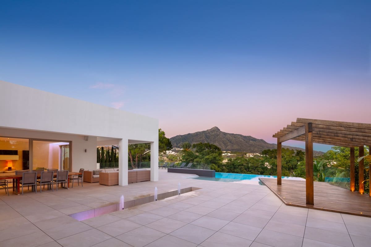 6 slaapkamer Villa te koop in Marbella met zwembad garage - € 3.900.000 (Ref: 10002041)