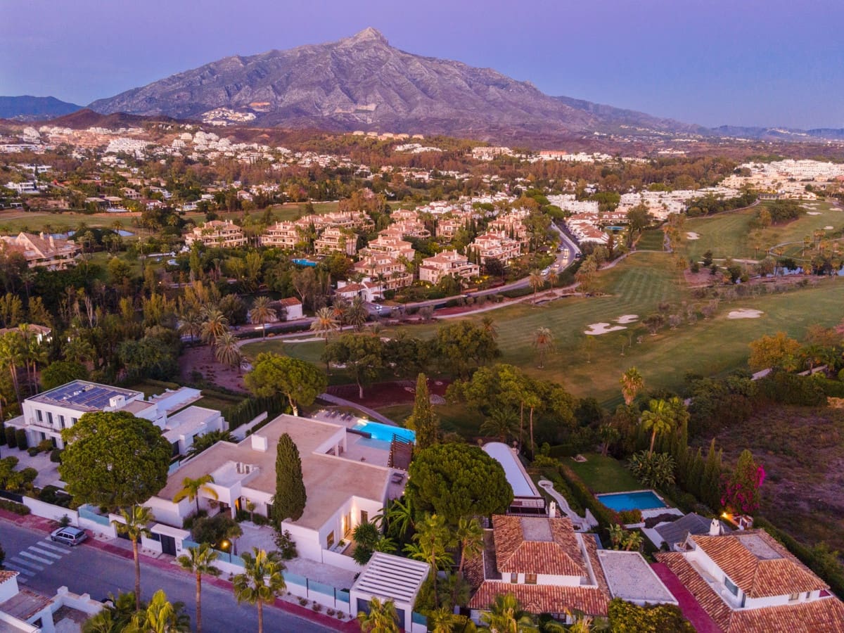 6 slaapkamer Villa te koop in Marbella met zwembad garage - € 3.900.000 (Ref: 10002041)