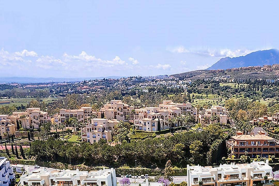 2 bedroom Apartment for sale in Benahavis with pool garage - € 399,000 (Ref: 10002042)