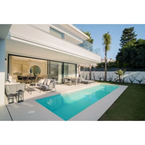 4 soverom Villa til salgs i Golden Mile, Marbella med svømmebasseng garasje - € 3 250 000 (Ref: 10002044)