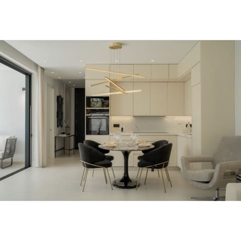 4 soverom Villa til salgs i Golden Mile, Marbella med svømmebasseng garasje - € 3 250 000 (Ref: 10002044)