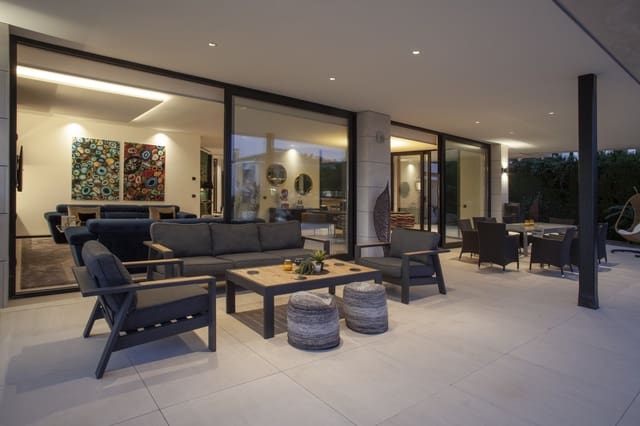 7 slaapkamer Villa te koop in Marbella met zwembad garage - € 4.995.000 (Ref: 10002047)