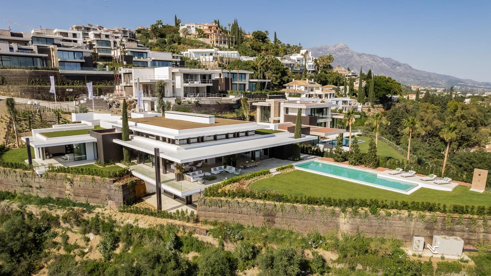 Chalet de 6 habitaciones en Marbella en venta con piscina garaje - 9.575.000 € (Ref: 10002049)