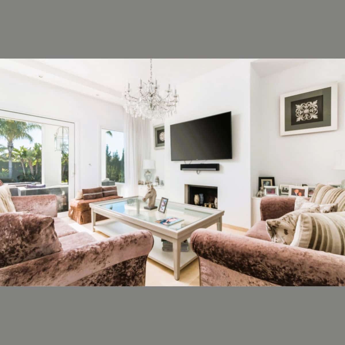 6 soverom Villa til salgs i Nueva Andalucia med svømmebasseng garasje - € 2 300 000 (Ref: 10002050)