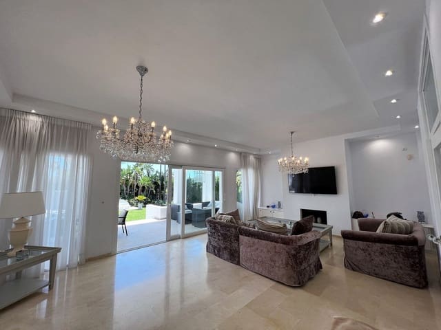 6 soverom Villa til salgs i Nueva Andalucia, Marbella med svømmebasseng garasje - € 2 300 000 (Ref: 10002050)