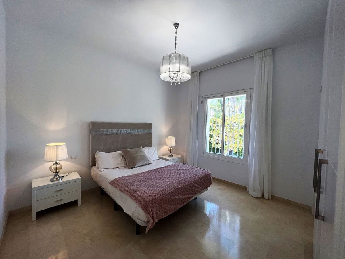 6 soverom Villa til salgs i Nueva Andalucia med svømmebasseng garasje - € 2 300 000 (Ref: 10002050)