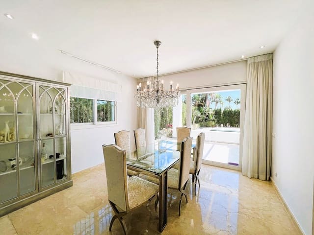 6 soverom Villa til salgs i Nueva Andalucia, Marbella med svømmebasseng garasje - € 2 300 000 (Ref: 10002050)