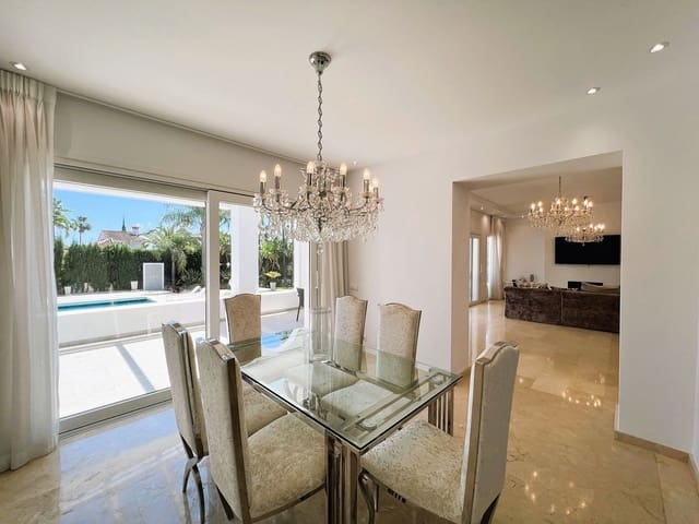 6 soverom Villa til salgs i Nueva Andalucia, Marbella med svømmebasseng garasje - € 2 300 000 (Ref: 10002050)