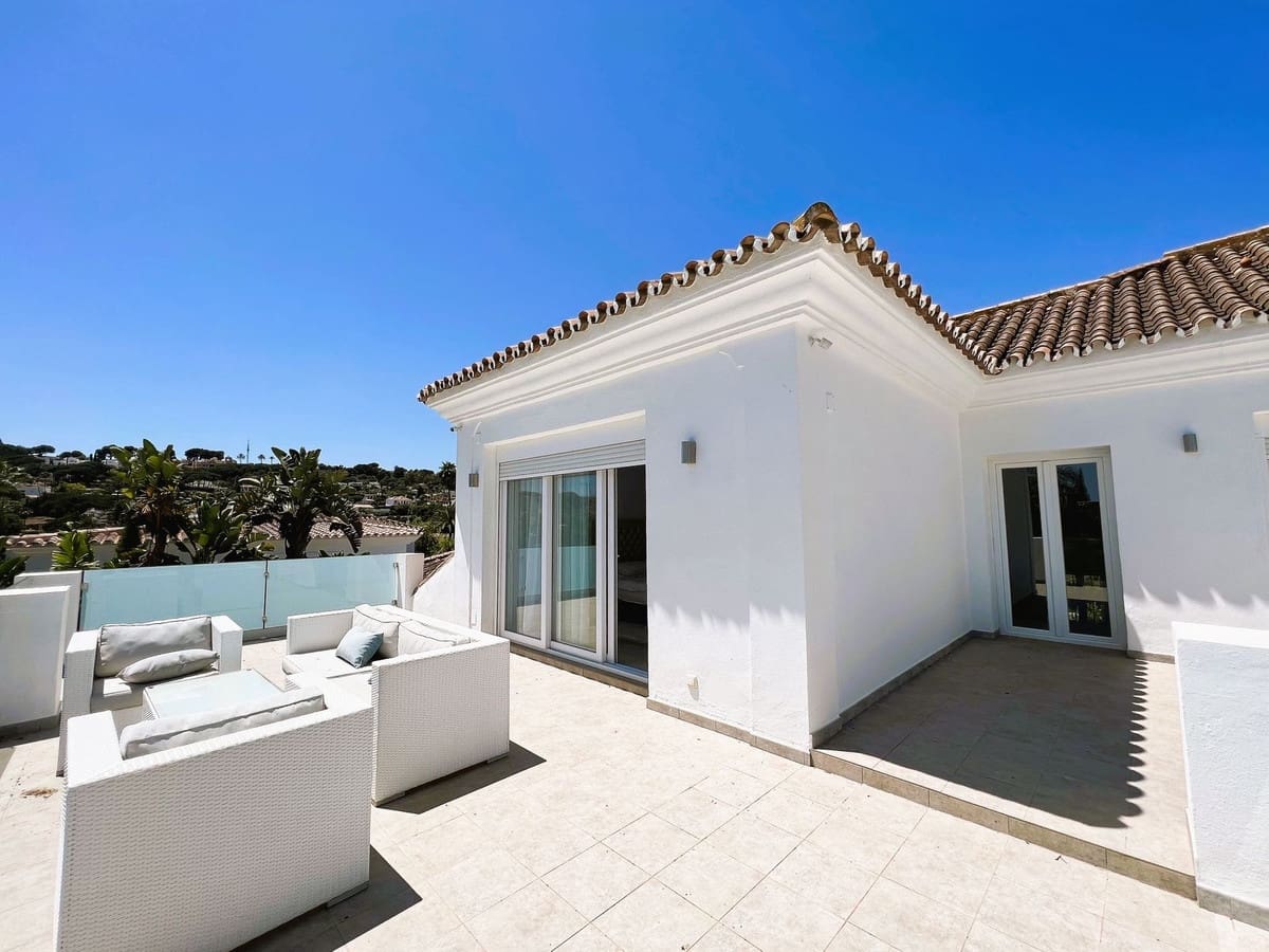 6 soverom Villa til salgs i Nueva Andalucia med svømmebasseng garasje - € 2 300 000 (Ref: 10002050)