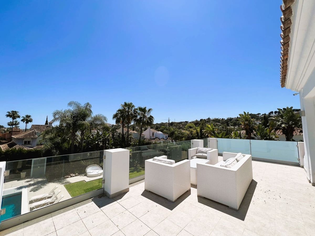 6 soverom Villa til salgs i Nueva Andalucia med svømmebasseng garasje - € 2 300 000 (Ref: 10002050)
