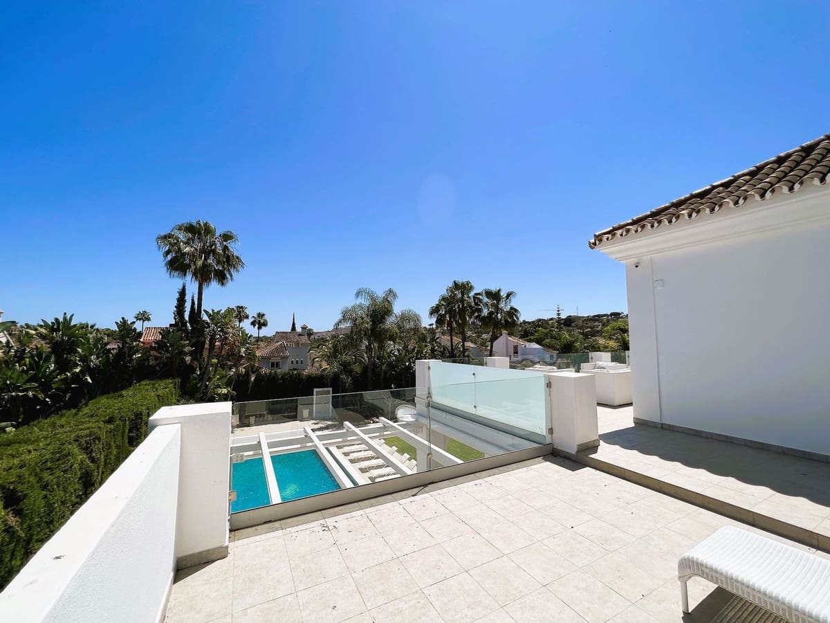 6 soverom Villa til salgs i Nueva Andalucia med svømmebasseng garasje - € 2 300 000 (Ref: 10002050)