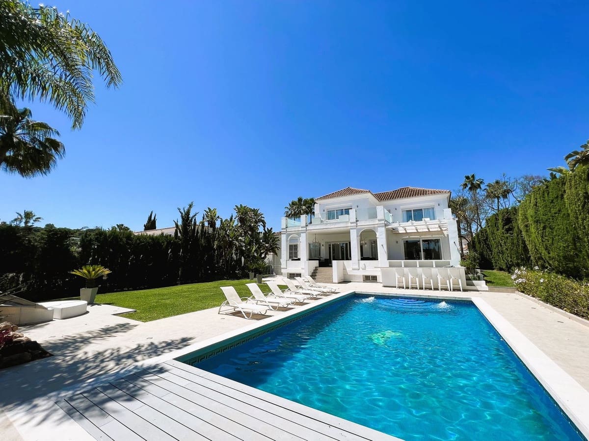 6 soverom Villa til salgs i Nueva Andalucia med svømmebasseng garasje - € 2 300 000 (Ref: 10002050)