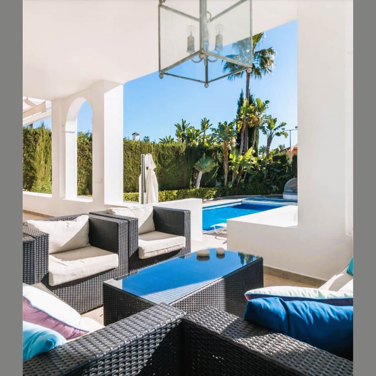 6 soverom Villa til salgs i Nueva Andalucia med svømmebasseng garasje - € 2 300 000 (Ref: 10002050)