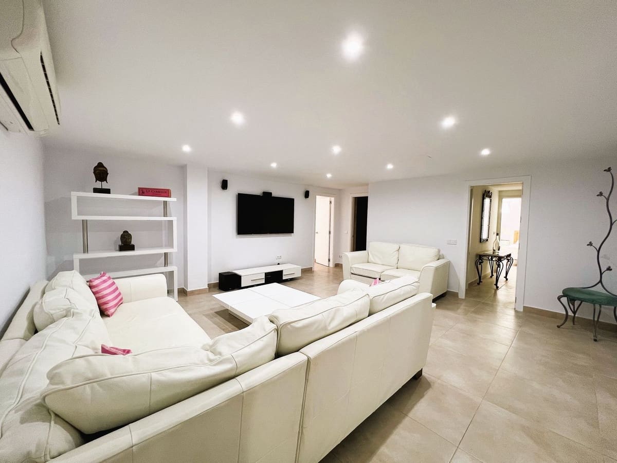 6 soverom Villa til salgs i Nueva Andalucia med svømmebasseng garasje - € 2 300 000 (Ref: 10002050)