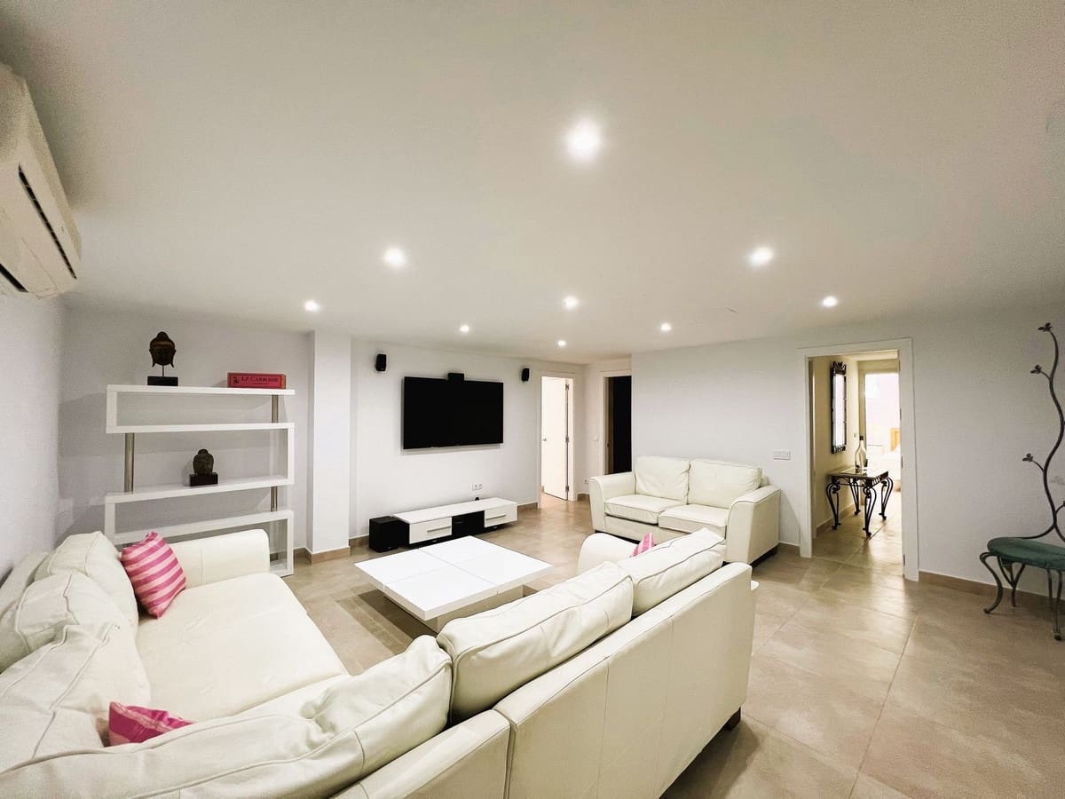 6 soverom Villa til salgs i Nueva Andalucia med svømmebasseng garasje - € 2 300 000 (Ref: 10002050)