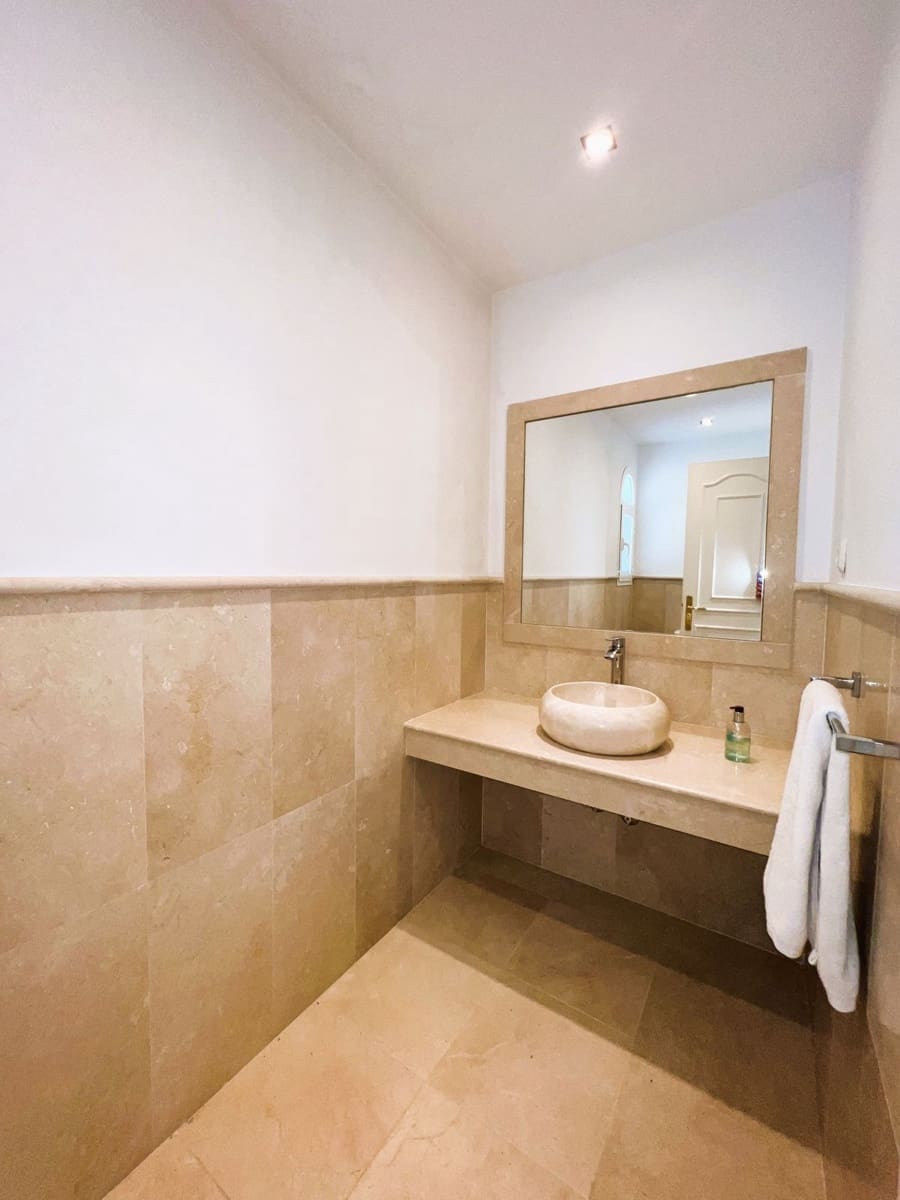 6 camera da letto Villa in vendita in El Paraiso con piscina garage - 1.995.000 € (Rif: 10002051)