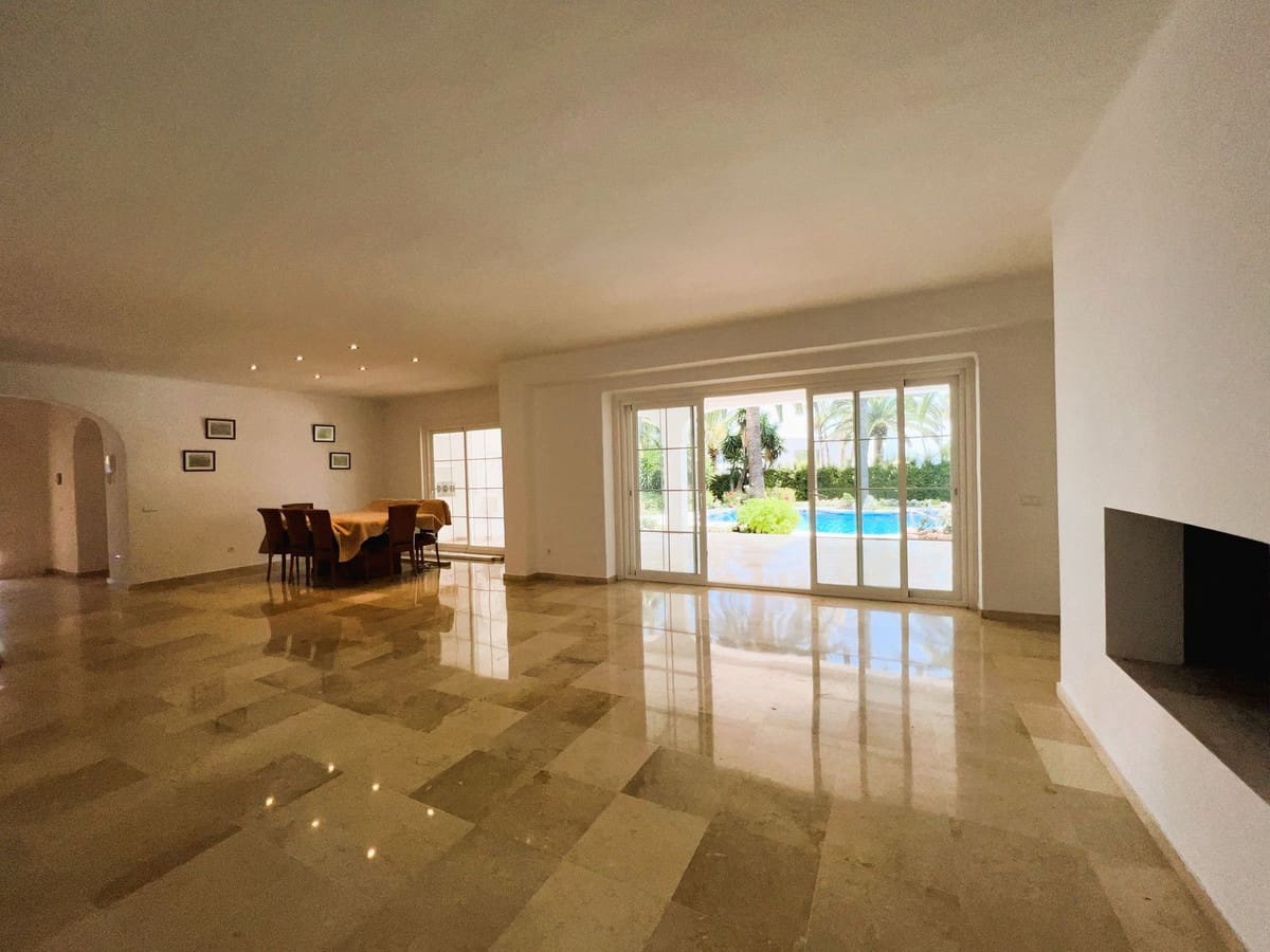 6 camera da letto Villa in vendita in El Paraiso con piscina garage - 1.995.000 € (Rif: 10002051)