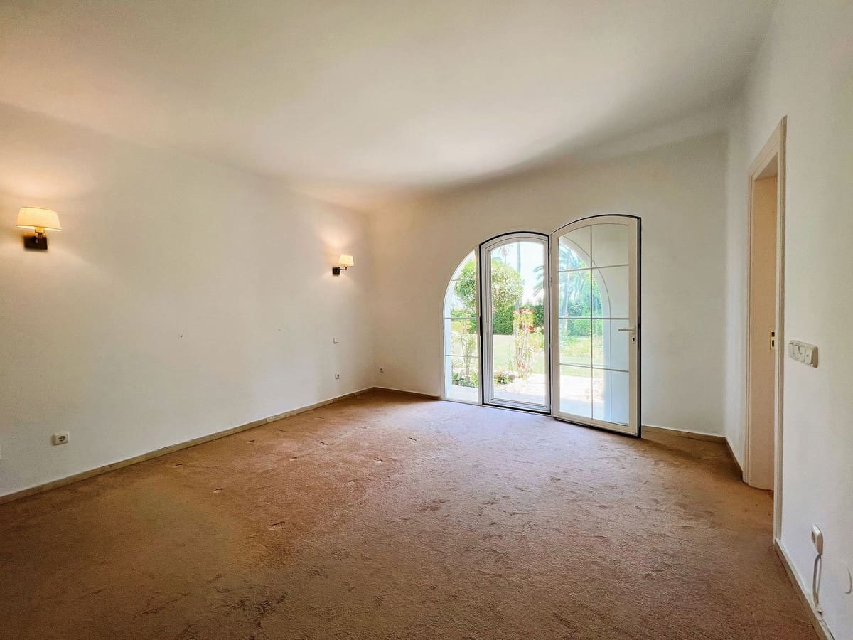 6 camera da letto Villa in vendita in El Paraiso con piscina garage - 1.995.000 € (Rif: 10002051)