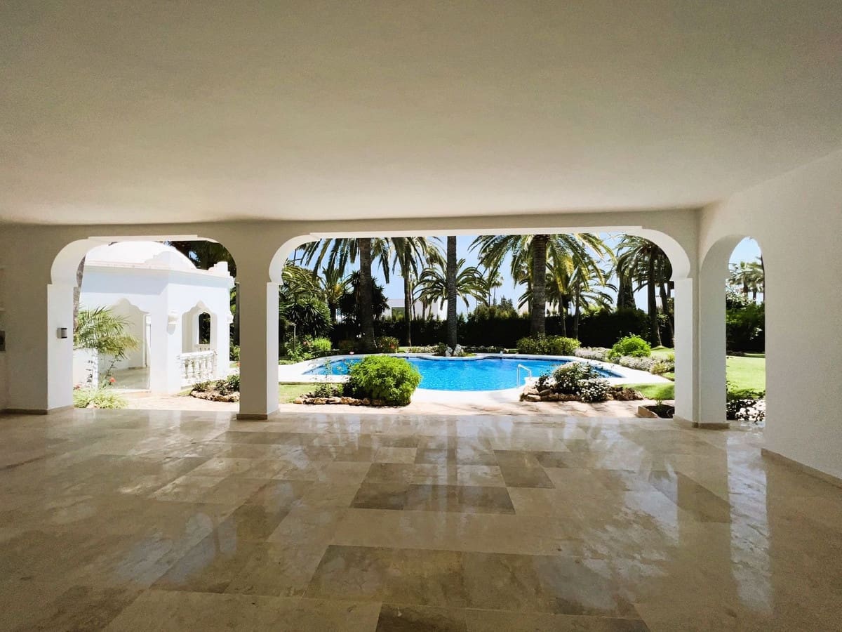 6 camera da letto Villa in vendita in El Paraiso con piscina garage - 1.995.000 € (Rif: 10002051)