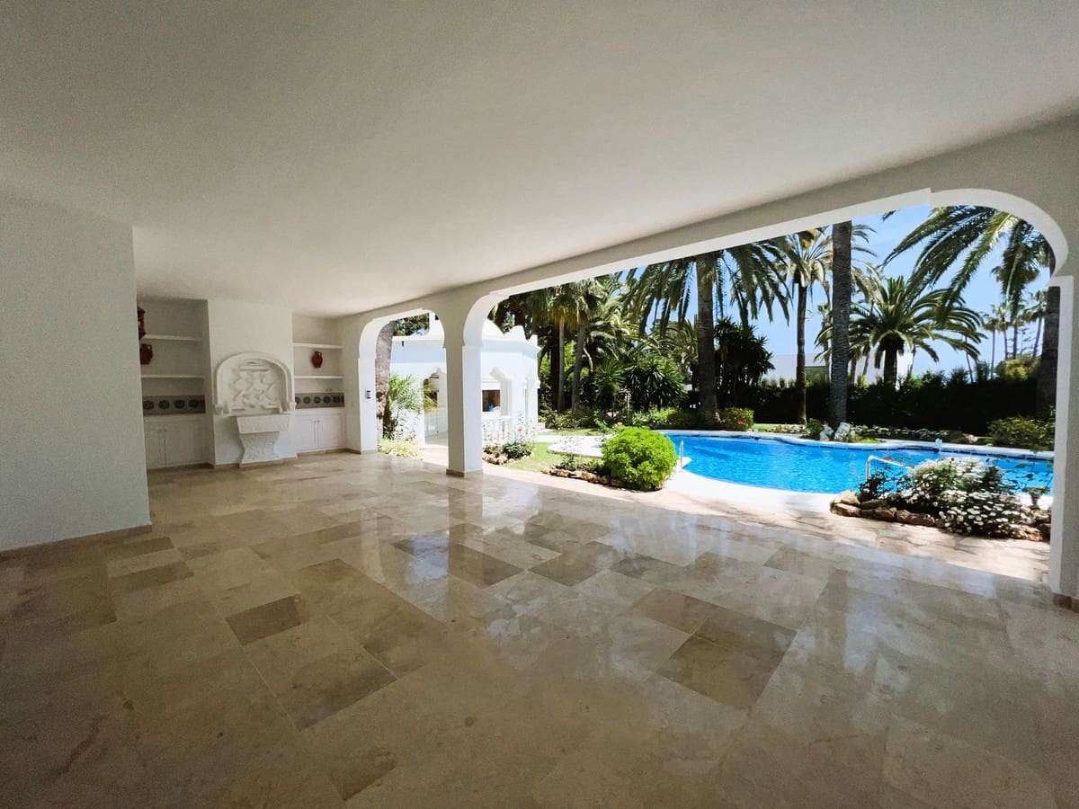 6 camera da letto Villa in vendita in El Paraiso con piscina garage - 1.995.000 € (Rif: 10002051)