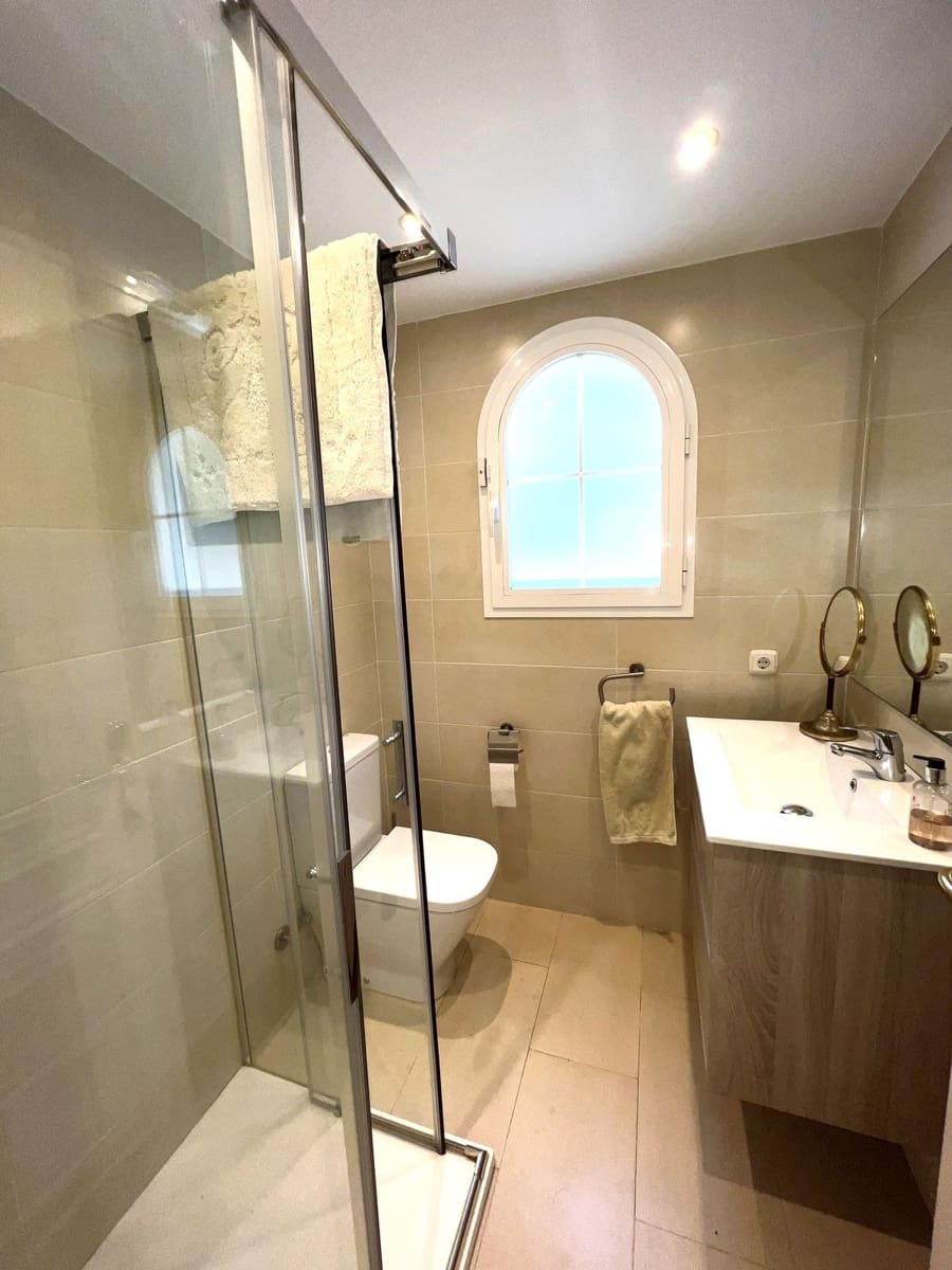 6 camera da letto Villa in vendita in El Paraiso con piscina garage - 1.995.000 € (Rif: 10002051)