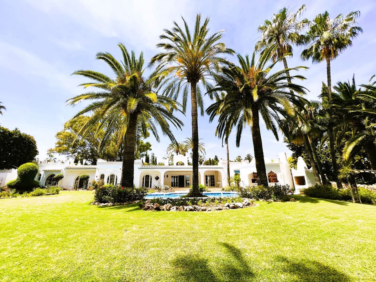 6 camera da letto Villa in vendita in El Paraiso con piscina garage - 1.995.000 € (Rif: 10002051)