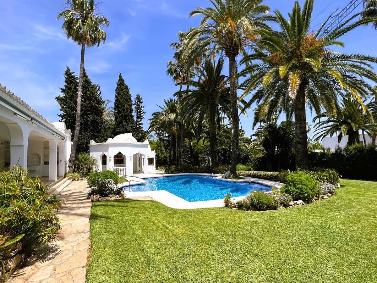 6 camera da letto Villa in vendita in El Paraiso con piscina garage - 1.995.000 € (Rif: 10002051)